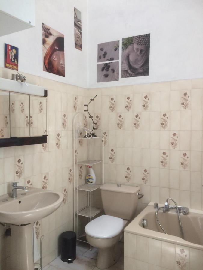 Appartement Sur Sommieres Jusqu'A 6 Personnes Екстер'єр фото